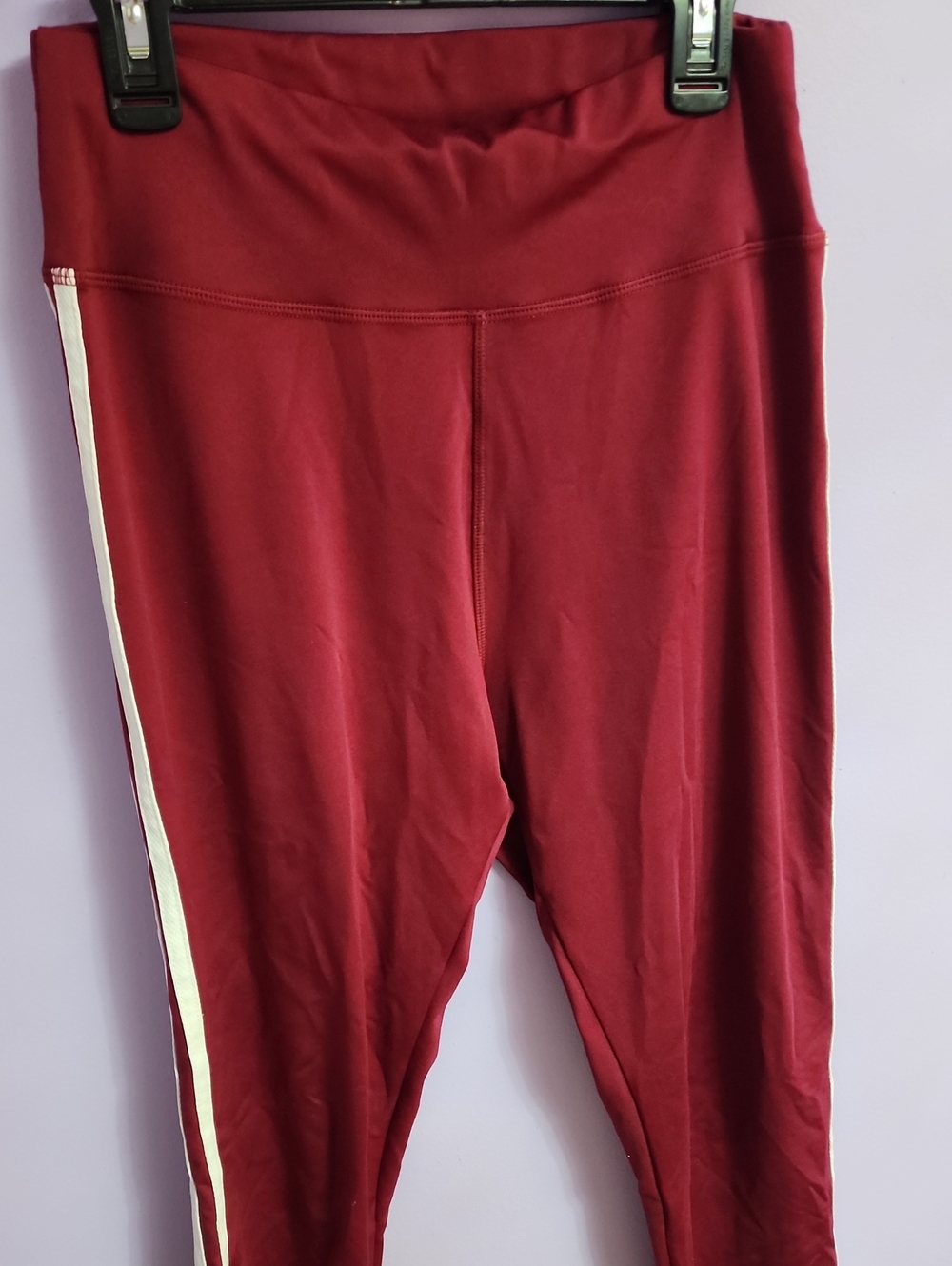 Women's Maroon Active Leggings with Side Stripe